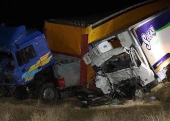 Eskişehir’de TIR ile kamyonet çarpıştı: 2 ölü, 2 yaralı