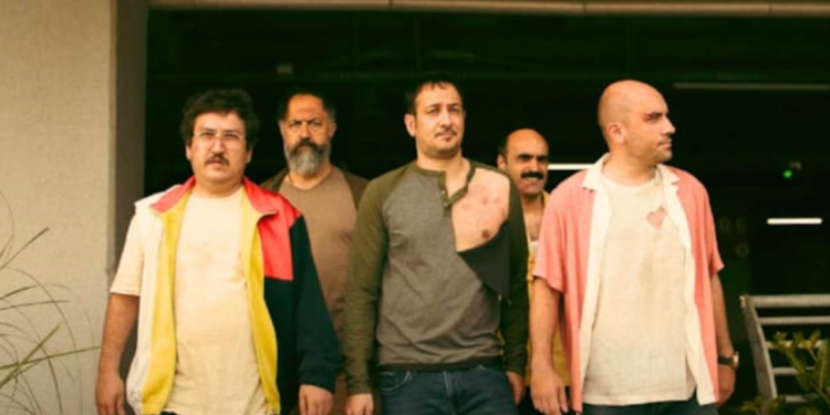 Feyyaz Yiğit güldürmeyi en sevdiği rol arkadaşını açıkladı: 'Çok hoşuma gidiyor'