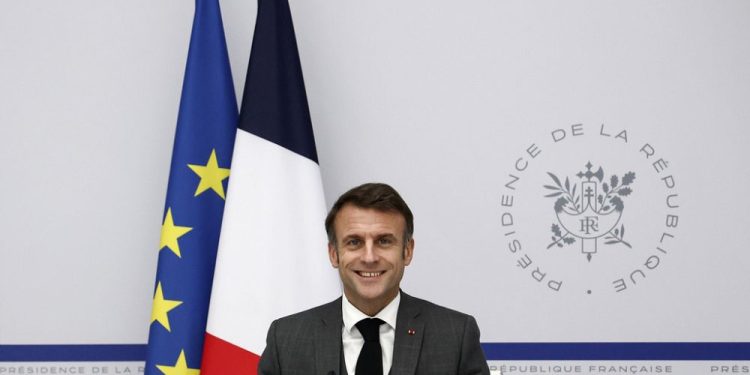 Fransa'da Elysee Sarayı'nda Hanuka kutlaması laiklik tartışmalarına neden oldu