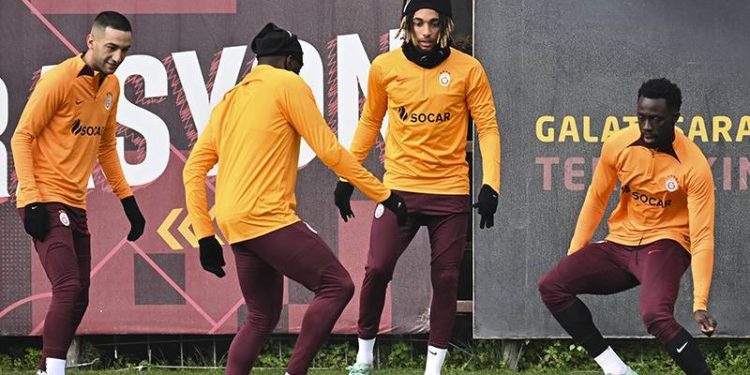 Galatasaray'da 3 isim için derbi öncesi kart alarmı!