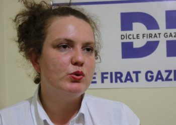 Gazeteci Elif Akgül’ün 2 tweetine 13,5 yıl hapis talebi