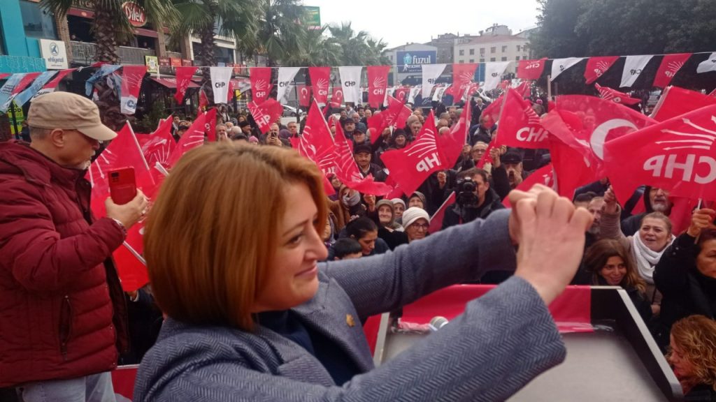 Gaziosmanpaşa'da Özge Çamcı aday adaylığını açıkladı