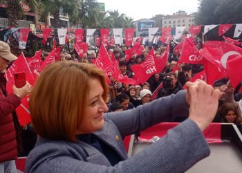 Gaziosmanpaşa'da Özge Çamcı aday adaylığını açıkladı