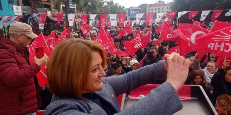 Gaziosmanpaşa'da Özge Çamcı aday adaylığını açıkladı