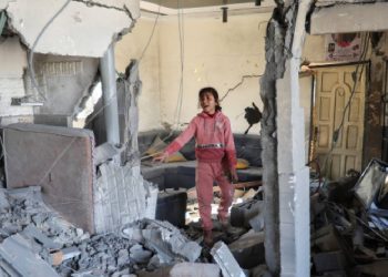 Gazze'de toplam ölü sayısının 18 bin 800'e çıkmasının ardından hava saldırılarında onlarca ölü