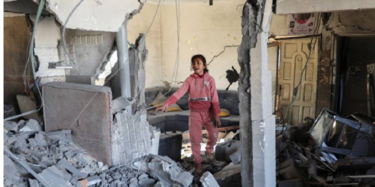Gazze'de toplam ölü sayısının 18 bin 800'e çıkmasının ardından hava saldırılarında onlarca ölü