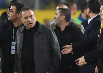 Hakem Halil Umut Meler'e saldıran Ankaragücü Başkanı Faruk Koca, istifa etti