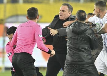 Halil Umut Meler'e saldıran Faruk Koca, kalp krizi şüphesiyle hastaneye kaldırıldı