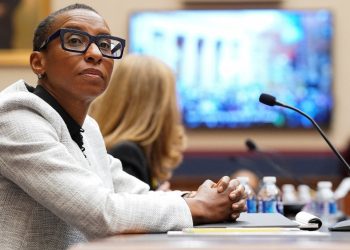 Harvard'da ifade özgürlüğü seferberliği: Antisemitizm tartışmasında mezunlar da rektöre destek açıkladı