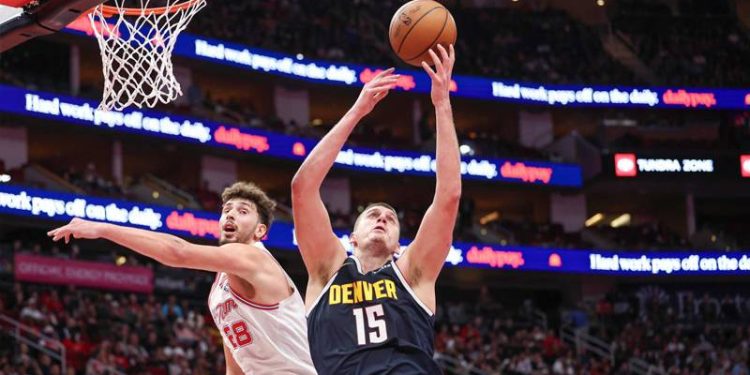 Houston Rockets son şampiyonu bir kez daha yendi