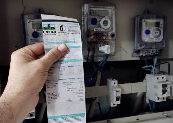 İlk 6 ayda 200 bine yakın hanenin elektrik ve doğalgazı borç nedeniyle kesildi