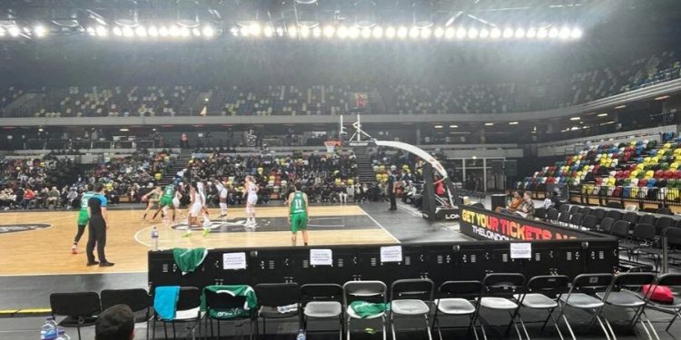 İngiltere’den vize alamayan Bursa Uludağ Kadın Basketbol takımı 5 oyuncuyla maça çıktı