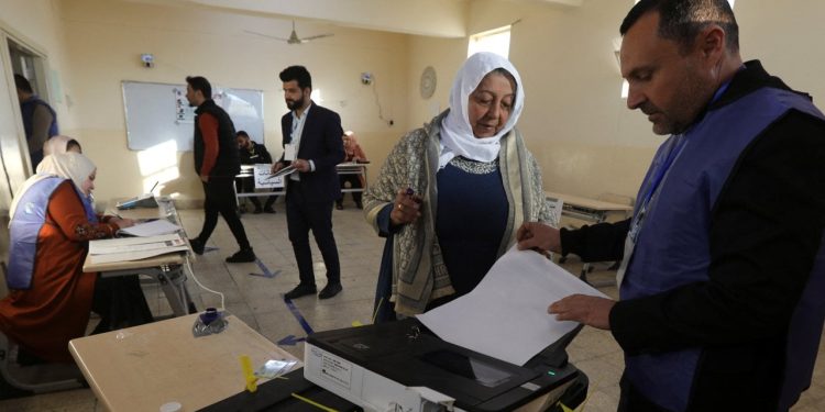 Irak'ta 10 yıl sonra ilk vilayet seçimleri: Sadr boykot ediyor, Kerkük'te de sandık kuruldu