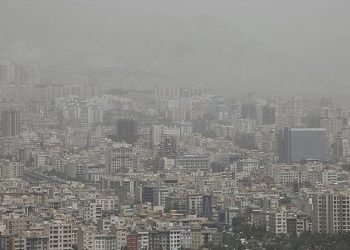 İran'da hava kirliliği nedeniyle eğitim çevrim içi yapılacak
