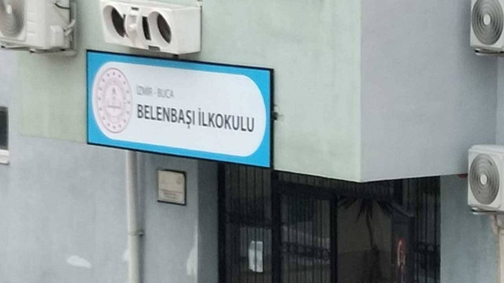 İşkencecinin adı okuldan kaldırıldı