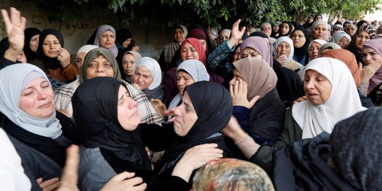 İsrail, Batı Şeria'da yine mülteci kampı bastı: Altı ölü