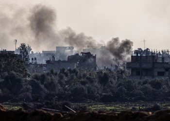 İsrail, Gazze'de er-Rimal Mahallesi'ni vurdu: En az 50 ölü