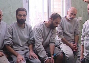 İsrail askerlerinin yaklaşık 1 ay Gazze’de gözaltında tuttuğu Filistinliler anlatıyor: ‘Gözlerimizi bağladılar, bizi feci şekilde dövdüler’