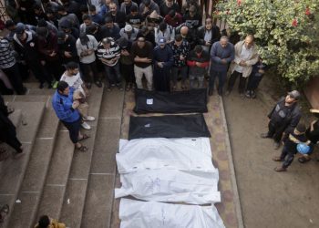 İsrail'in gece boyunca Gazze'ye düzenlediği saldırılarda yaklaşık 200 kişi hayatını kaybetti