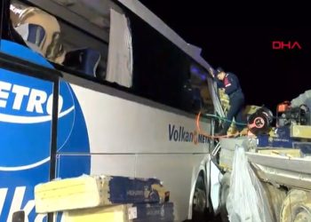 İstanbul’da yolcu otobüsü ile TIR çarpıştı: 1 ölü, 37 yaralı