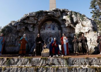 İtalya'da sağcı hükümetin 'kültür savaşları' eğitime sıçradı: Noel tasarısına 'din istismarı' tepkisi