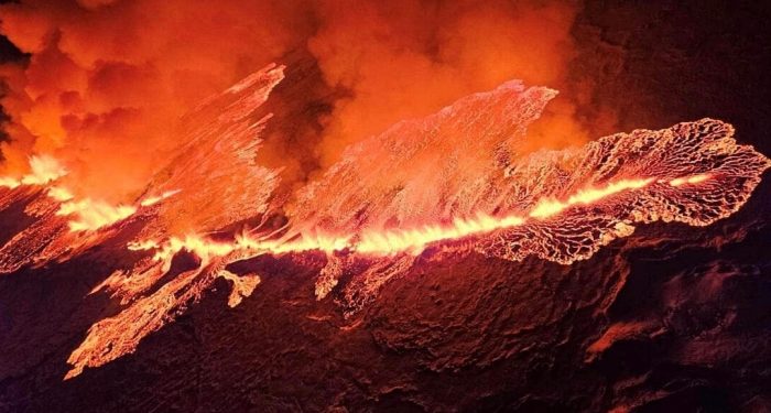 İzlanda’da yanardağ patlaması; bölge bir ay önce boşaltılmıştı