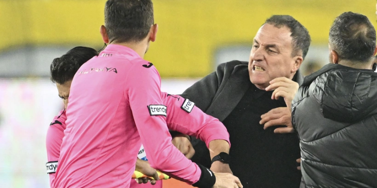 Hakeme saldıran başkan Faruk Koca, AKP’den ihraç ediliyor