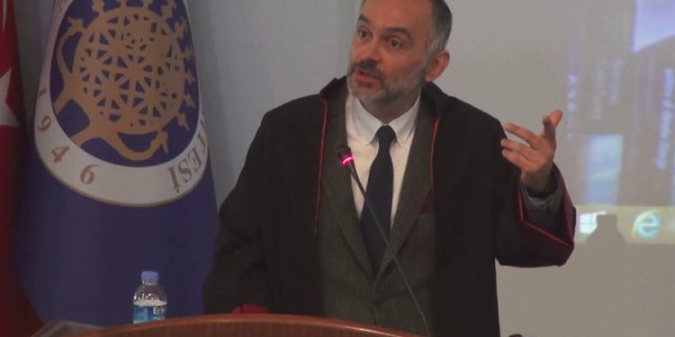 KHK’lı akademisyen Murat Sevinç görevine iade edildi