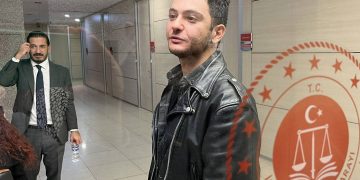 Kamuoyuna açık duruşma tutanaklarını haberleştiren gazeteci tutuklandı