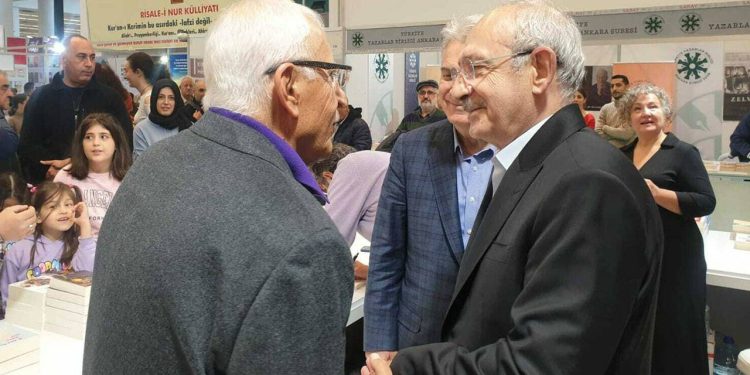 Kılıçdaroğlu Ankara'da imza gününe katıldı