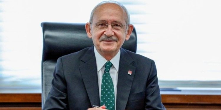 Kılıçdaroğlu, günlerini nasıl geçirdiğini anlattı: "Sıcak siyasetin içinde pek mümkün olmuyordu..."