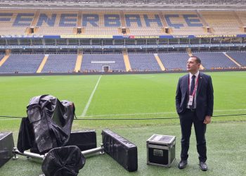 Küfür ettiği anlar kameraya yansıyan TFF temsilcisi Selçuk Küçükoğlu: 'Sesli mesaj kaydediyordum'