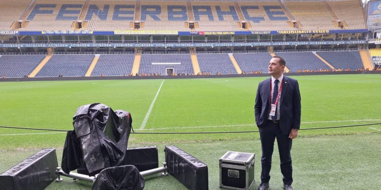 Küfür ettiği anlar kameraya yansıyan TFF temsilcisi Selçuk Küçükoğlu: 'Sesli mesaj kaydediyordum'