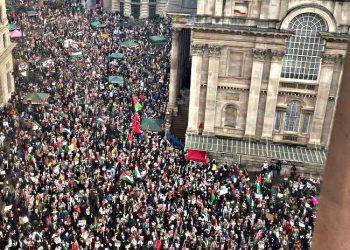 Londra’da on binlerce kişi Gazze için yürüdü