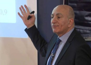 Mahfi Eğilmez'den enflasyonun düşeceğini bekleyenlere acı haber: Baz etkisiyle düştükten sonra yeniden yükselir