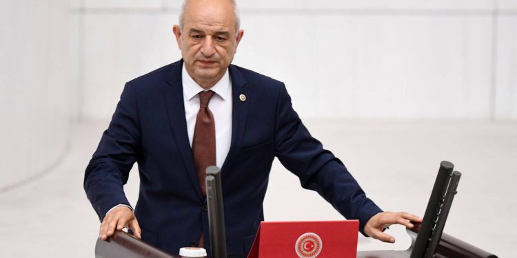 Meclis grubu düşmüştü: CHP’li vekil, Saadet Partisi’ne katıldı