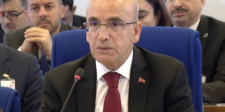 Mehmet Şimşek: TL’yi desteklemek için vergisel önlem olabilir