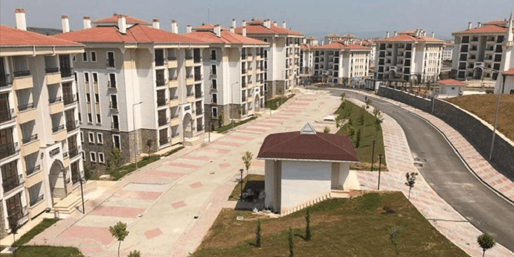 Memurları sefalete mahkum ettikten sonra... Lojmanları satan AKP tayin taleplerinden sonra lojman yapma kararı aldı!