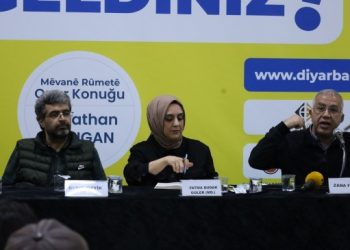 Mezopotamya Kitap Fuarı'nda panel:  Kürtçe yaşamın her alanında kullanılmalı