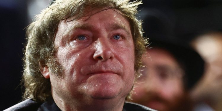 Milei 'şok terapi'ye başlıyor: Arjantin'de devalüasyon yapıldı, dolar yüzde 50 artacak