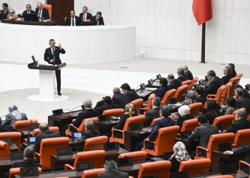 Numan Kurtulmuş ve CHP'li vekiller arasında gerginlik: 'AKP Grup Başkanvekili değilsiniz'