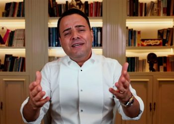 Özgür Demirtaş'tan dikkat çeken taziye mesajı: Yanlış zamanda doğduk