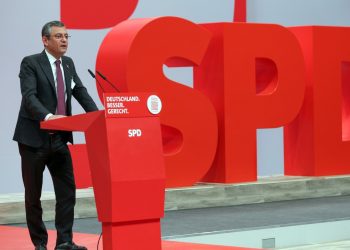 Özgür Özel: Neoliberal anlayışın yerine sosyal demokrat bir ekonomik düzen inşa etmeliyiz