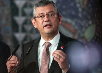 Özgür Özel'den Süper Kupa açıklaması: Suç, 'Her şeyi ben bilirim' diyen Erdoğan'da