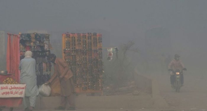 PAKİSTAN| Hükûmet, hava kirliliği sebebiyle okulları ve pazarları kapattı