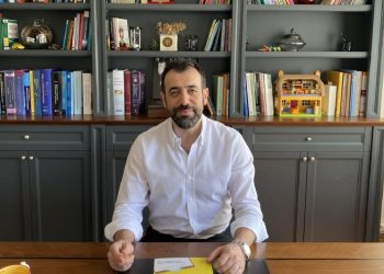 Prof. Dr. Burak Doğangün'den yeni kitap: 'Ekran tıpkı madde bağımlılığı gibi'