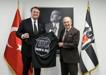 Rahmi Koç'tan Hasan Arat'a tebrik ziyareti