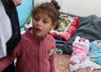 Rapor: İsrail, sivilleri aç bırakmayı savaş yöntemi olarak kullanıyor