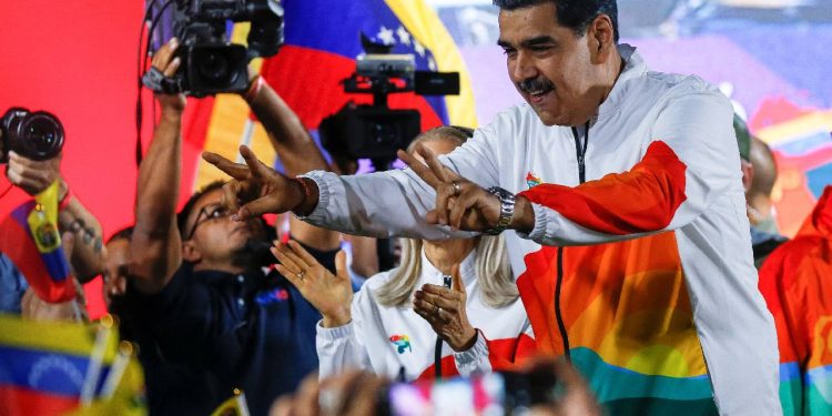 Referandumda komşunun petrol zengini üçte ikisinin iltihakı soruldu: 'Venezuelalıların yüzde 95.9'u evet dedi'