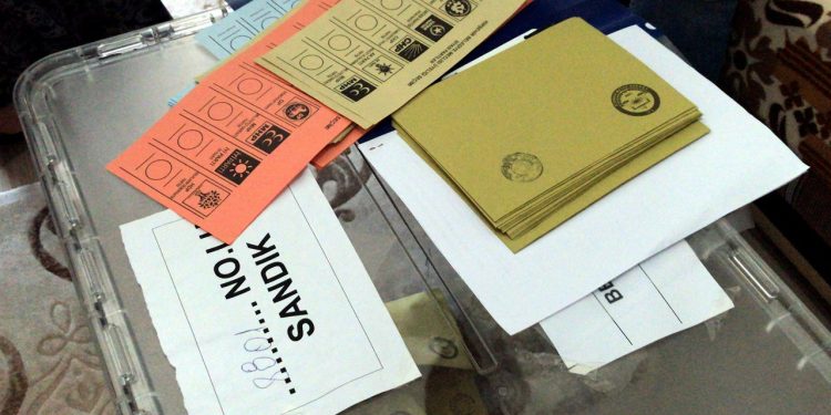 Resmi Gazete'de yayımlandı: 32 ilde oy verme saatleri değişti!